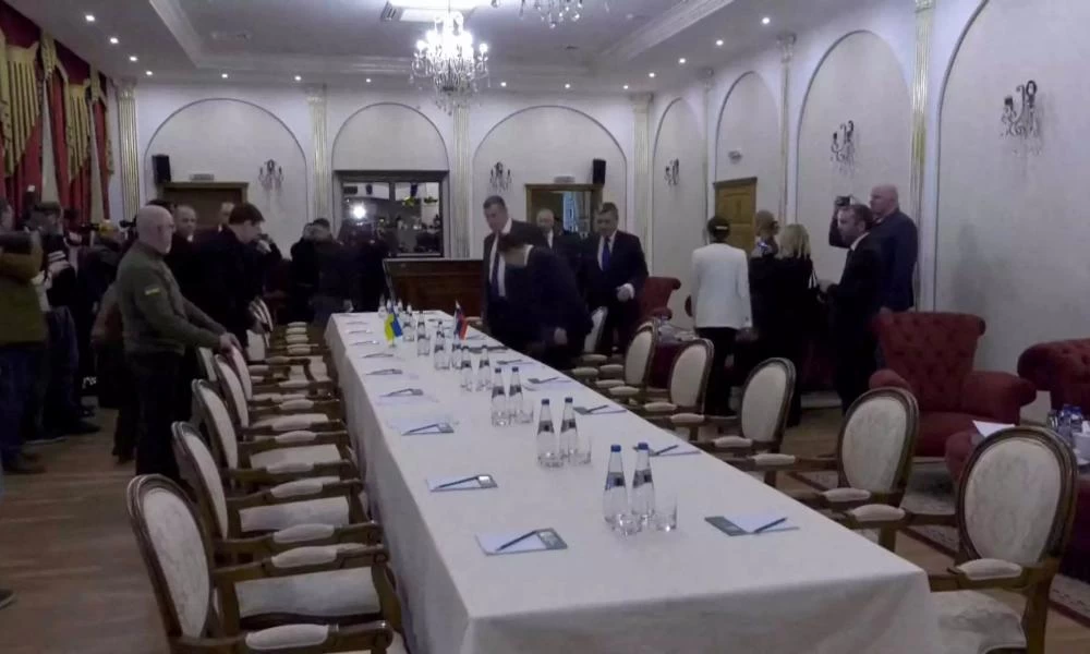 Πόλεμος στην Ουκρανία: Οι διαπραγματεύσεις σταμάτησαν - "Υπάρχει περιθώριο συμβιβασμού"